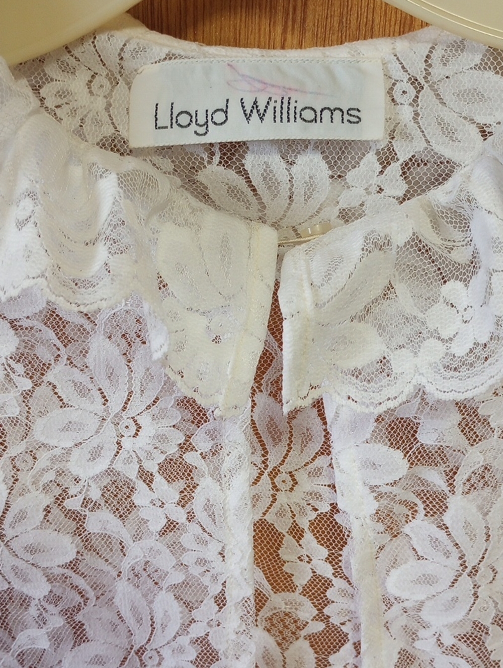 Lloyd Williams Sheer White Delicate Feminine Floral Lace Jacket w/ Ruffles - Picture 2 of 3